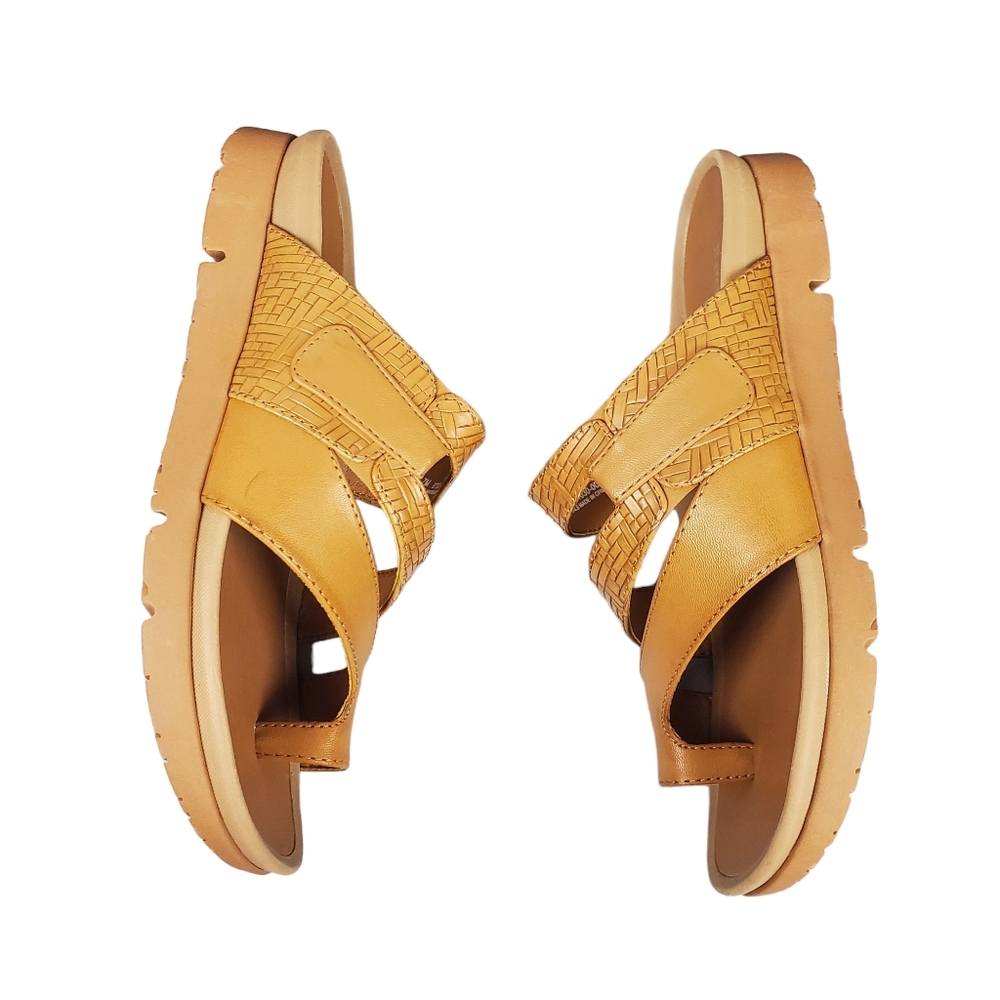 BareTraps Womens Hoorah Tan Faux Leather Slide Sandals Size 7 - Picture 6 of 9